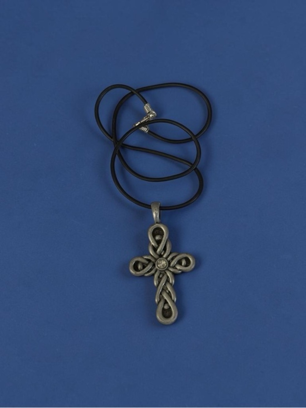 🫶🏻 Celtic Knot Cross Pendant Necklace in Gunmetal